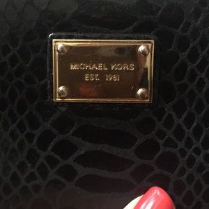 Michael Kors Bags - Michael Kors wristlet zip wallet Michael Kors Bags - Michael Kors wristlet zip wallet